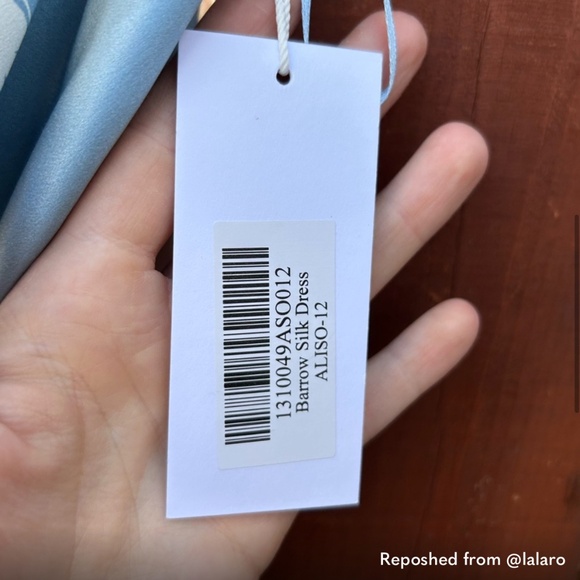 Reformation Barrow Silk Dress in Aliso blue floral size 12 altered to size 10 - Picture 6 of 9